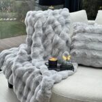 Peluş Koltuk Örtüsü Pofuduk Koltuk Şalı Bubble Polar Koltuk Örtüsü 170x220cm Gri