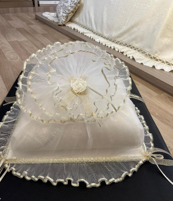 Screenshot_13 Saten Bohça Dantelli İşleme Güllü Güpürlü Özel Tasarım Bohça Süslü Söz Nişan Hurcu Çeyizlik 50x40 - Görsel 1